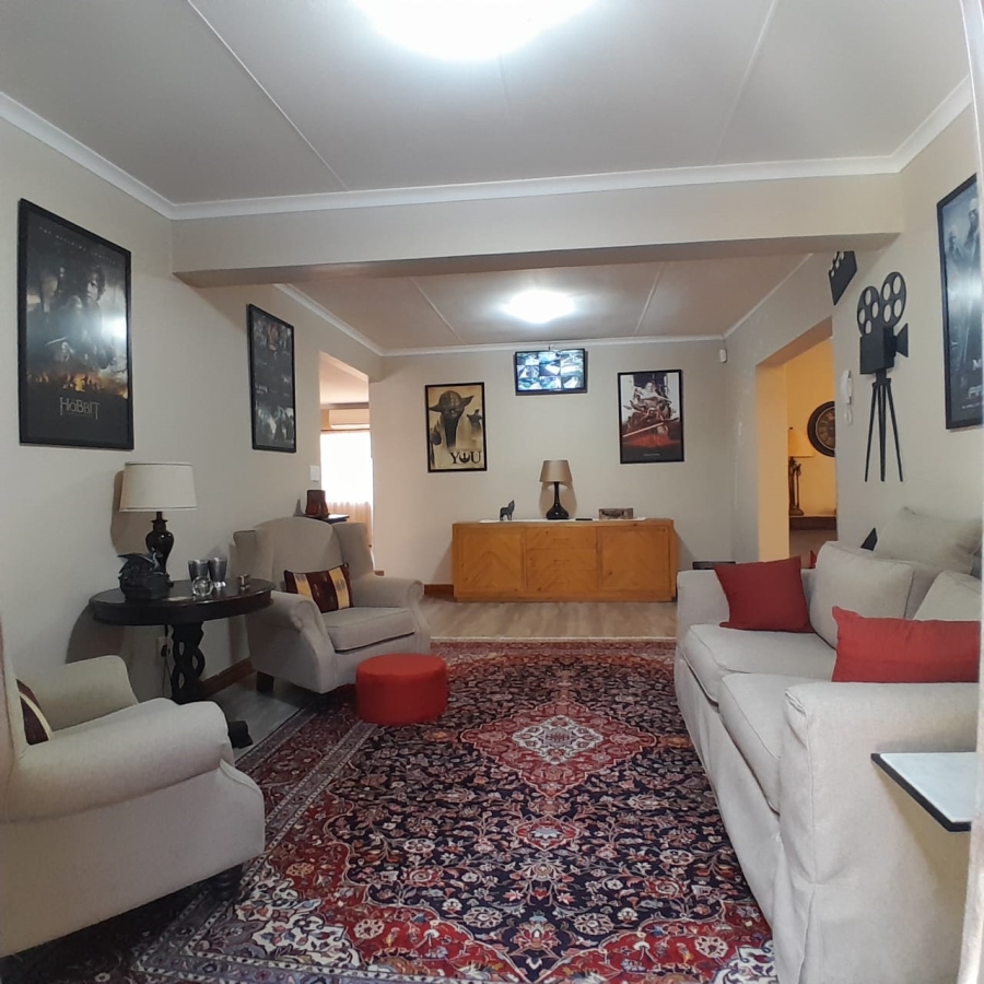 3 Bedroom Property for Sale in Safari Gardens North West